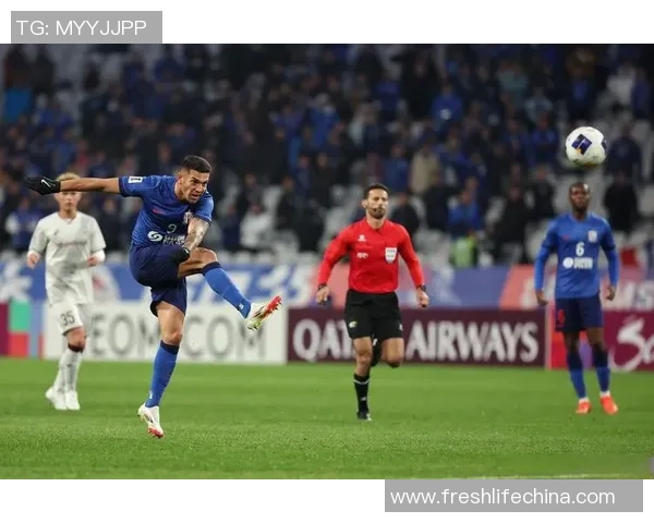 聚焦足坛魅力单身球星他们的赛场风采与场外生活揭秘