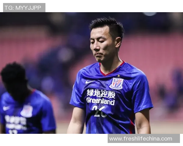 足球场上猝死球星引发广泛关注及对运动员健康保障的深刻反思