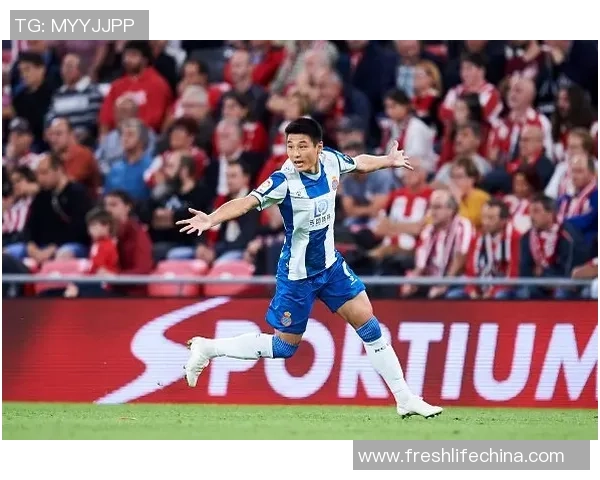 足球球星离谱瞬间盘点：从绝技到乌龙，足坛不可思议的惊人时刻